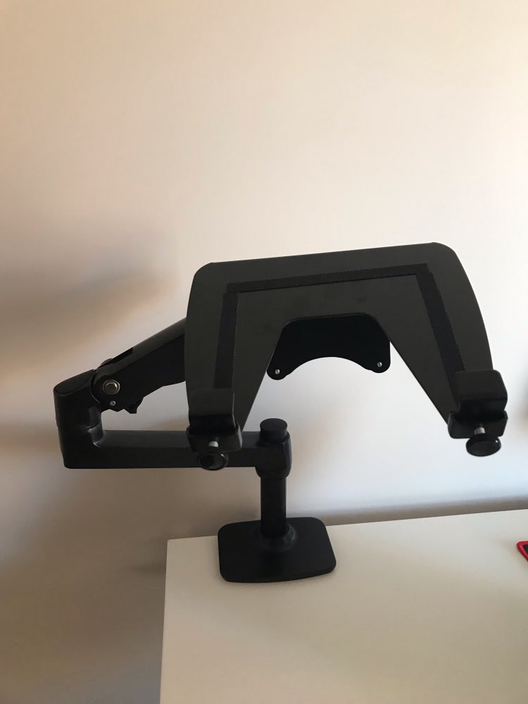 V62CT سبائك الألومنيوم سطح الم - مراجعة Dual Monitor Arm وسعره
